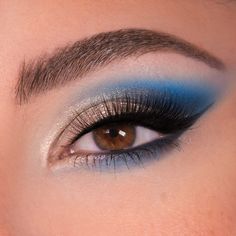 Makeup To Do With Blue Dress, Ballroom Makeup Blue, Midnight Blue Makeup, Hogwarts Makeup, Blue And Silver Makeup, Midnights Makeup, Ravenclaw Makeup, Silver Blue Eyes, Midnight Makeup