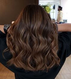 Bronze Caramel Brunette, Illumina Color Wella, Planet Necklace, Brunette Balayage Hair, Brown Hair Balayage, Balayage Brunette