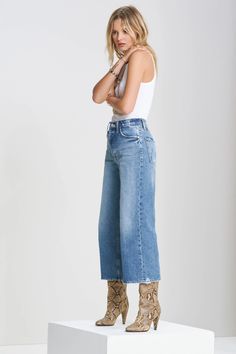 Mother Spring 2020 Ready-to-Wear Collection - Vogue Boots And Jeans, Looks Jeans, Outfit Jeans, Mode Casual, Mother Denim, Fashion Weeks