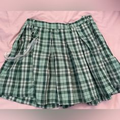 Green, Hot Topic Trendy Green Lined Pleated Skirt, Green Preppy Mini Skirt For Spring, Preppy Green Mini Skirt For Spring, Preppy Green Skirt For Spring, Trendy Green Pleated Mini Skirt, Green Casual Pleated Skirt For Summer, Trendy Green Pleated Skirt For Summer, Green Preppy Mini Skirt For Summer, Preppy Green Lined Mini Skirt