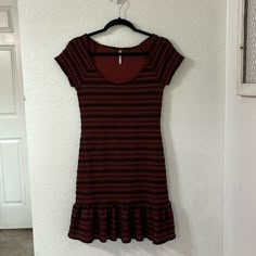 Free People Ruffle Mini Dress Size Small. Black And Maroon Colors, Lined, Slight Stretch, Never Worn, No Flaws, Scoop Neck Line, Nwot! Measurements: P2p: 14.5” (Stretches To 19”) Length: 34.5” (Shoulder To Hem) Bin #1 Sublimation Ideas, Digital Closet, Striped Knit Dress, Chiffon Mini Dress, Purple Mini Dresses, Linen Mini Dress, Mini Tank Dress, Women Long Sleeve Dress, Ruffle Mini Dress