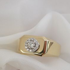 ▶ 𝙋𝙍𝙊𝘿𝙐𝘾𝙏 𝙁𝙀𝘼𝙏𝙐𝙍𝙀𝙎 * 14k Solid Gold Ring * Salitaire Total Carat: 0.10 ct * Round Stones Total Carat: 0.10ct * Total Carat: 0.20 ct * Diamond Quality: G Colour VS Clarity * Top Size Width : 8.53 mm ( 0.33 in) * Top Size Length : 10.18 mm ( 0.40 in) * Mini Round Stone and Solitaire Total Size : 5.75 x 5.75 mm ( 0.22 in) ▶▶ İNFORMATİON If you choose the zircon option, all gemstone come as zircon. If you want to change and customize the gemstone, contact us please :) ❤️ You have many White Gold 14k Signet Ring With Single Cut Diamonds, 14k Gold Signet Ring With Diamond Accents, Diamond White 14k Gold Signet Ring With Diamond Accents, 14k Gold Cluster Ring With Single Diamond, Diamond White Signet Ring As A Gift, Diamond White Diamond Signet Ring Gift, 14k Gold Diamond White Signet Promise Ring, White Gold Signet Ring With 14k Gold Brilliant Cut, 14k White Gold Signet Ring With Brilliant Cut