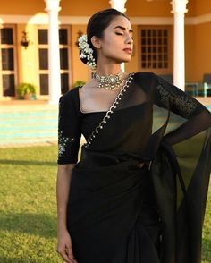 Woman outfit for bridesmaid,latest outfit designer Black Printed Blouse, Hand Painted Blouse, Painted Blouse, Saree Cover, Simple Saree Designs, New Saree Blouse Designs, Latest Model Blouse Designs, Fashionable Saree Blouse Designs