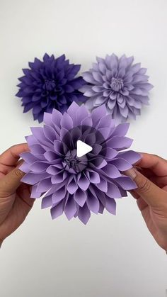 Diy Gifts Flowers Ideas, Folding Paper Flowers Diy, How Do You Make Paper Flowers Diy Crafts, Craft Paper Flower Bouquet, Cricut Paper Flower Bouquet, New Flower Bouquet Ideas, Paper Flowers Pattern, Making Paper Flowers Tutorials, Diy Paper Dahlia