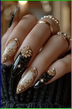 Avoid pasting in places such as inflammation and redness. Do not force the removal of the false nails. Will NOT send glue together! Black Designer Nails, Celestial Wedding Nails, Nail Art Wedding Elegant, Heart Nails Design, Midnight Nails, Game Nails, Celestial Nails, Black And Gold Nails, Magic Accessories