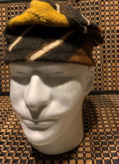 This is a beautiful mudcloth kufi. This is a hand painted cloth that is imported in Mali and hand made in Orlando, FL. The hat is unisex and comes in multiple sizes. The sizes are small through 2XL. Please include the size when you order. This is a wearable art hat. Don't delay order today. African Hat, African Scarf, African Hats, Scarf And Hat, African Skirts, Hat And Scarf, Man Hat, Fashion Aesthetics, African Men Fashion