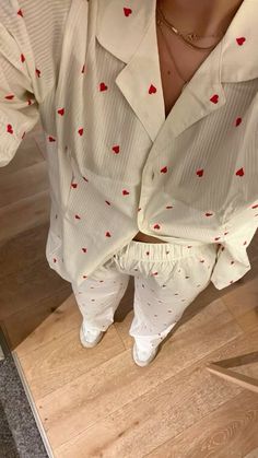 Cute Jammie Sets, Cute Pyjama Sets Winter, Galentines Pj Outfit, Cozy Pyjama Outfit, Cute Pjs Winter, Cozy Valentines Day Outfit, Galentines Pajama Outfit, Old Money Valentines Day Outfit, Galentines Pajamas