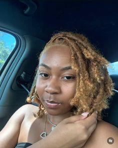 These medium-thick golden locs showcase a natural texture, perfect for highlighting your radiant beauty. A simple yet elegant style that’s ideal for casual outings or an everyday glow. #GoldenBlondeLocs #NaturalLocTexture #DreadlockStyles #ProtectiveHairstyles #LocJourney Blond Locs, Golden Locs, Blonde Locs, Radiant Beauty, Dreadlock Style, Dreadlock Styles, Golden Blonde, Locs Hairstyles, Fall Hair Color