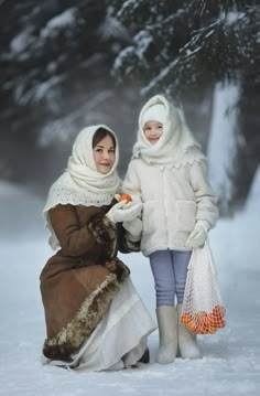 Modern Russian Fashion, Slavic Portrait, Russian Winter Outfit, Russian Outfit, Christmas Photoshoot Kids, Russian Aesthetic, Slavic Clothing, Russian Clothing, Russian Winter