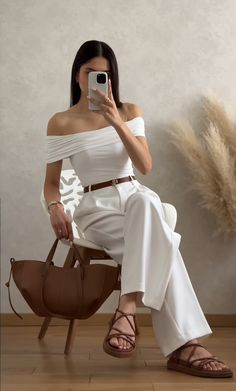 Job Outfits For Women Summer, Sunset Date Outfit, Upscale Casual Outfit Women, Summer Dinner Outfit Night Casual, University Graduation Outfit, Saturday Night Outfit, Elegant Fits, Look Office, Casual Outfit Inspiration