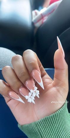 Stiletto Nails With Bows, Stiletto White French Tip Nails, Stalitoes Nails Design, White French Tip Nails Stiletto, Cute Stilletos Nails, Acrylic Nail Designs Baddie, Sharp Acrylic Nails, Sharp French Tip Nails, French Tip Acrylic Nails Stiletto