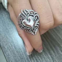 New In Pkg Silver Heart Shaped Metal Ring, Metal Heart Ring As Gift, Nickel-free Heart Ring For Valentine's Day, Heart-shaped Metal Ring Gift, Valentine's Day Metal Heart Ring Gift, Adjustable Vintage Heart Ring, Metal Heart Ring For Valentine's Day, Nickel Free Heart Shaped Ring, Gothic Heart