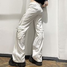 White Loose Cargo Pants Women Pockets Zipper Denim Pants Y2k Baggy Streetwear Y2K Fashion Solid Low Waist Hip Hop Wide Leg Jeans Loose Cargo Pants, Preppy Punk, Jeans Online Store, Baggy Streetwear, Street Y2k, Vintage Preppy, Y2k Baggy, Jeans Material, Streetwear Y2k