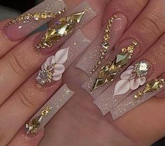 We can custom nails for you! Just send us a picture of you desired design! Champagne Nails, Quince Nails, Fake Nails White, Quinceanera Nails, Fake Nails Long, Long Press On Nails, Shaped Nails, Beauty Make-up, Nail Stuff