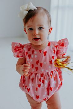 Valentine's day pink and red heart romper -- cuteheads.com valentines day decor, valentines day crafts, valentines day ideas, valentines day for boyfriend, valentines day wreath, valentines day diy and crafts, valentines day inspiration, valentines day decoration, valentines day treats, kids, inspo, school, valentine gift, valentine craft, valentine ideas, valentine snacks, valentine ideas, valentine for kids, valentine clothes, valentine fashion, valentine activities Valentines Day Inspiration, Valentine Snacks, Decoration Valentines Day, Mini Outfits, Baby Valentines Outfit, Ideas Valentines Day, Babies Stuff, Kids Inspo