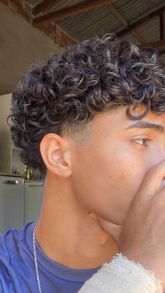 Boys Curly Haircuts, Low Taper Fade Haircut, Men's Curly Hairstyles, Male Haircuts Curly