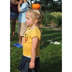 13 Fun and Easy Halloween Entertainment Ideas | All Things Thrifty Easy Halloween Games, Fall Festival Games, Pumpkin Games, Fall Harvest Party, Festival Games, Halloween Infantil