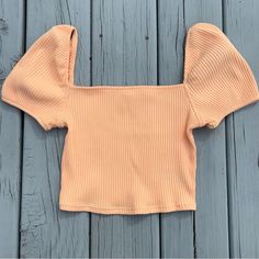 Nwot- Perfect Condition, Never Worn H&M Puff Sleeve Crop Top Size Small Pale Orange Orange Tops, H&m Crop Top, Xmas List, Puff Sleeve Crop Top, Pale Orange, Orange Top, Summer Crop Tops, Cute Clothes, Womens Tie