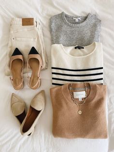 Sailboat Outfit, Minimalism Lifestyle, Elegante Casual, Closet Goals, Closet Inspiration, Mode Casual, Casual Work Outfits, Looks Chic, 가을 패션