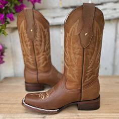 The price INCLUDES taxes and shipping anywhere in the United States.
This is the Renata cowgirl boot, a classic in brown that embodies the essence of western style. With its iconic embroidery on the instep and an authentic design along the shaft, this boot stands out for its craftsmanship and traditional touch. The square toe adds comfort and a contemporary touch, while the heel offers a comfortable fit for everyday wear. With a leather upper and lining, the Renata promises durability and a perf Western Boots For Women, Brown Western Boots, Brown Cafe, Rodeo Boots, Boot Stand, Cowgirl Boot, Western Boots Women, Color Cafe, Authentic Design