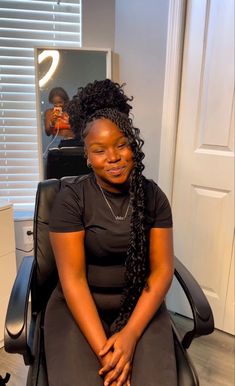 Black Woman Twist Hairstyles, Hairstyle For Island Twist, Hairstyles On Twists, Styles With Island Twist, Island Twist With Bow, Hairstyle With Twist Braids, Styles To Do With Island Twist, Style Island Twist, Styles To Do On Twist