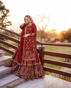 Bridal Farshi Gharara, Farshi Gharara Pakistani Bridal, Farshi Lehnga Pakistani Bridal, Farshi Gharara Pakistani, Fall Wedding Guest Dresses, Wedding Guest Outfit Ideas