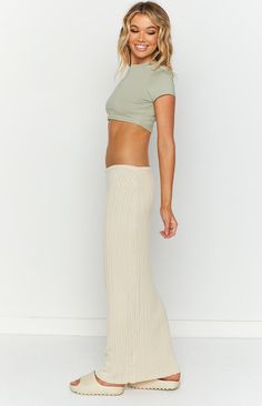 SNDYS Baha Ribbed Skirt Sand

Look like a beach babe in this stunning SNDYs maxi skirt. Style with a cute crop and sandals for a casj look. Feeling more fancy - wear as a dress with a pair of heels and a bag - so versatile!



Maxi length

Stretch material

Unlined

Ribbed

Sheer

Styling tip: can be worn either as a maxi skirt or midi dress Maxi Skirt Style, Prom Midi Dress, Ribbed Skirt, Summer Playsuit, Skirt Style, Strapless Tops, Long Crop Top, Crop Top Sweater, Beach Babe