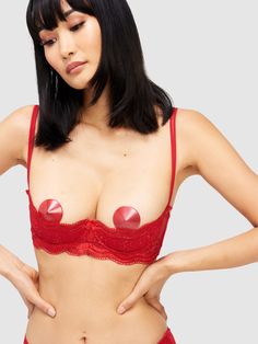 Leave nothing to the imagination. Enjoy the support of your favorite bra with the sexy, tantalizing edge of an open cup. Peek A Boo Bra, Open Cup Bras, Unlined Bra, New Bra, Fredericks Of Hollywood, Soft Floral, Demi Bra, Wireless Bra, Bra Shop