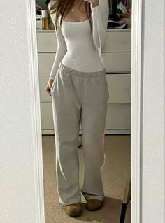 #trackies #outfit #cozy #vanillagirloutfit #selfcare #vanilla #vanillagirl #productive #aesthetic #lifestyle #cleangirl #selflove #cozy #vanillagirlaesthetic Public School Outfits, Fem Outfits, Airport Outfits, Basic Fashion, College Fits, Downtown Outfits, Skandinavian Fashion, Toenail Fungus