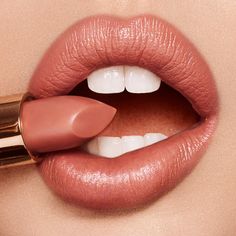 Rose lipstick Lip Model, Matte Make Up, Beige Lipstick, Best Lipstick Color, Peach Lipstick, Coral Lipstick, Lipstick For Fair Skin, Perfect Lipstick, Rose Lipstick