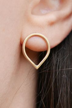 Minimalist gold earrings ♡    #14K  #14Kgold  #gold  #goldjewelry  #daintyearrings  #goldearrings  #minimalist  #minimalistjewelry  #minimalistearrings Gold Minimalist Teardrop Earrings, Minimalist 14k Gold Teardrop Earrings, Minimalist Yellow Gold Teardrop Earrings For Everyday, Everyday Minimalist Yellow Gold Teardrop Earrings, Minimalist Rose Gold Teardrop Earrings, Minimalist Gold Earrings, Mens Diamond Stud Earrings, Minimalist Earrings Gold, Silicone Wedding Rings