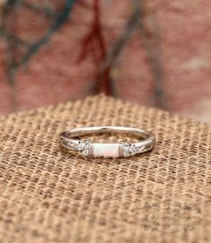 White Gold Opal Ring, Wedding Ring Silver, Engagement Ring Dainty, Vintage Wedding Ring, Silver Promise Rings, Emerald Wedding Rings, Rings Metal, Silver Ring For Women, Opal Engagement Ring