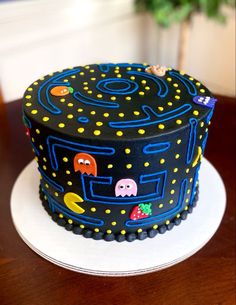 there is a cake that looks like it has pacman on it