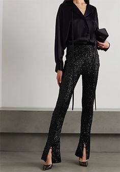 Norma-Kamali-Sequined-stretch-jersey-flared-leggings-by-Jewelersoul. #fashion #blackdress #jewelersoul #silverjewelry #trendingfashion #womanjewelry #womenfashion #foryou #pants #redcarpet #woman #normakamali #blacklovers Flared Trousers Outfit, Glam Party Outfit, Flare Outfit, Sparkle Outfit