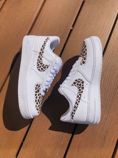 Custom hand-painted cheetah print Air Force 1 All custom shoes are prepped, painted, and sealed with high quality products from Angelus Direct and Raleigh Restorations to create water-resistant and scratch proof sneakers. FYI ABOUT SIZING: If you need a women's size, the men's equivalent is 1 and a half sizes smaller than the women's size. 8W = 6.5M, 7.5W = 6M. Please message if you have any questions regarding sizing, or see the Nike size chart. Custom Shoes Diy, Nike Shoes Air Force, White Nike Shoes, Dr Shoes, Nike Fashion Shoes, Preppy Shoes, Custom Nike Shoes, All Nike Shoes, Shoes Diy