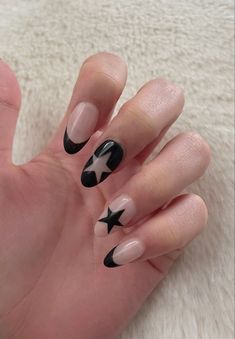 Aesthetic Star Nail Designs, Nails W Stars On Them, Black Star Nails Acrylic Y2k, Black Yk2 Nails, Star Nail Aesthetic, Black Star Nails French Tips, Aesthetic Nail Art Y2k, Black Almond Nails With Stars, Short Acrylic Nails With Stars