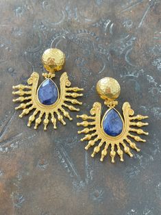 21 ct gold plated brass. Sapphire semi-precious stone earrings length - app 5,0cm ｘ 4,0cm Designed by our Turkish designer. Handcrafted with great care. Gold Brass Earrings With Gemstone, Unique Gold Gemstone Earrings, Gold Gemstone Earrings, Turkish Earrings, Gold Statement Earrings, Earring Gift, Statement Earring, Jewelry Fashion Trends, Sapphire Earrings