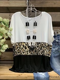 Lasaky - Womens Plus Size Colorblock Leopard Print Short Sleeve V Neck T-Shirt with Slight Stretch - Perfect for Casual Wear Woman Blouse Casual, Mode Kimono, White Top Women, Leopard Print Shorts, Casual Tunics, Plus Size Kleidung, Plus Size Casual, Upcycle Clothes, Shop Blouses