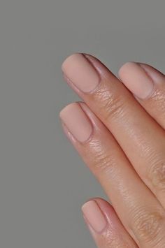 Nail Inspiration: Nude Matte Nails. Get the look: + OPI Classic Nail Lacquer in Samoan Sand + Essie Matte About You Matte Finisher Squoval Nails, Her Nails, Classic Nails, Pink Nail, Manicure E Pedicure, Matte Nails, Gel Manicure, French Manicure, Nude Nails