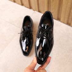 Category:Oxfords; Upper Materials:PU; Embellishment:Lace-up; Season:Spring,Fall; Gender:Boys; Activity:Walking,Dancing; Toe Shape:Closed Toe,Pointed Toe; Style:Dress Shoes,Formal Shoes,Daily; Heel Height(inch):<1; Outsole Materials:Rubber; Occasion:Prom,Casual,Daily,Wedding,School; Age Group:Little Kids(4-7ys),Big Kids(7years ); Closure Type:Lace-up; Function:Breathability,Non-slipping; Pattern:Color Block,Shading; Listing Date:02/21/2023; Foot Length:; Size chart date source:Provided by Supplie Boys Formal Shoes, Boys Leather Shoes, Girls Leather Shoes, Performance Shoes, Kids Leather Shoes, Patent Leather Shoes, Black Leather Shoes, Boy Shoes, Leather Shoes Men