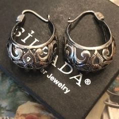 Rare Vintage Silpada Sterling Silver Scroll Filigree Hoop Earrings On Locking Posts P1844. Filigree Hoop Earrings, Mexican Silver Jewelry, Engraved Earrings, Hoops Silver, Silpada Jewelry, Jewelry Vintage, Vintage Jewelry, Jewelry Earrings, Hoop Earrings