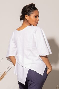 Linen Blouse, White Blouse, Women Blouse *The perfect summer top piece *Versatile, suitable for both day and night *Classic, timeless silhouette in a edgy, striking design *Elegant shape in a light and soft form *Easy to wear *Grainy, nice to touch texture *Truly oversized, loose fit *Generous scoop neckline for easy fit *Crossed pattern at the front and back *Made from quality linen fabric *Comes in a vast range of colours COLOUR OPTIONS: This products comes in the following colour options: -cl White Crew Neck Blouse For Daywear, Short Sleeve Linen Blouse For Layering, Linen Short Sleeve Blouse For Layering, Linen Blouse For Layering With Short Sleeves, White Linen Crew Neck Blouse, Linen V-neck Top For Layering, Women Linen Clothing, White Blouse Women, White Linen Blouse