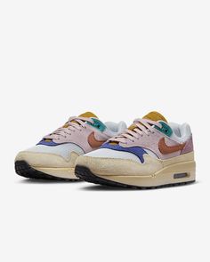 Nike Air Max 1 '87 Premium Women's Shoes. Nike.com Packaging Accessories, Yeezy Boots, Beach Walks, Nike Models, Deep Royal Blue, Dunks Nike, Nike Air Max For Women, Nike Dunk High, Nike Air Max 1