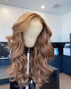 Renew your hair on Women’s Day, you deserve it! Baddie Hair, Hair Colorful, Frontal Wig Hairstyles, Ombre Brown, Coloured Hair, Flowers Arrangements, High Maintenance, Prom Ideas, Dope Hairstyles