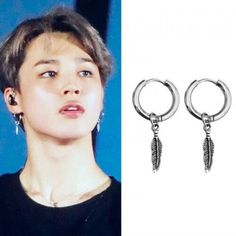 These leaf earrings are an excellent choice for those who admire the beauty of nature and wish to celebrate Jimin's refined style. Order now to express your personal style or offer a meaningful gift! Bts Earrings, Kpop Earrings, Korean Accessories, Pretty Jewelry Necklaces, Casual Earrings, Korean Jewelry, Army Bts, Stud Style, Doll Jewelry