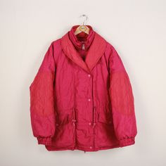 Casual vintage winter jacket / ski jacket in size L (women's size) from Dolomite. In beautiful pink pink. Nice and warm and comfy with down filling. Without hood. Poly fabrics, with down filling (70% down, 30% feathers). You can find more sports jackets, windbreakers and other vintage clothing in our Etsy shop. If you have any questions, just write to us! Your soul & style from Berlin P.S.: Our clothes are vintage, so not new. We list defects that go beyond expected signs of wear (e.g. stains, m Ski Vintage, Sports Jackets, Vintage Winter, Sports Jacket, Pink Pink, Ski Jacket, Vintage Clothing, American Vintage, Down Jacket