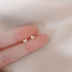 Small Heart Hoop Earrings, Cute Simple Earrings Gold, Basic Earrings Studs, Small Elegant Earrings, Small Heart Earrings, Diamond Studded Earrings, Cute Small Earrings Studs, Small Earrings Gold Studs, Small Earrings Studs Unique