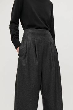 Androgynous Fashion, Wool Trousers, Fashion Models, Dark Grey, Outfit Inspirations, Fashion Inspo, Women Wear, Style Inspiration, Trousers