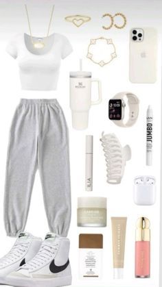 Uggs Outfit, Outfit Grid, Lazy Day Outfits, Causual Outfits, Preppy Outfit, Fashion Poster, College Outfits, Connect With People, Your Aesthetic