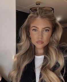 Summer Blonde Hair, Dirty Blonde Hair, Dark Blonde Hair, Blonde Hair Inspiration, Blonde Hair Looks, Brown Blonde Hair, Hair Color And Cut, Dirty Blonde, Hair Inspo Color